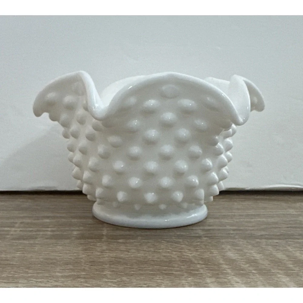FENTON Milk Glass‎ Vintage Ruffled Bowl Hobnail Pattern 3